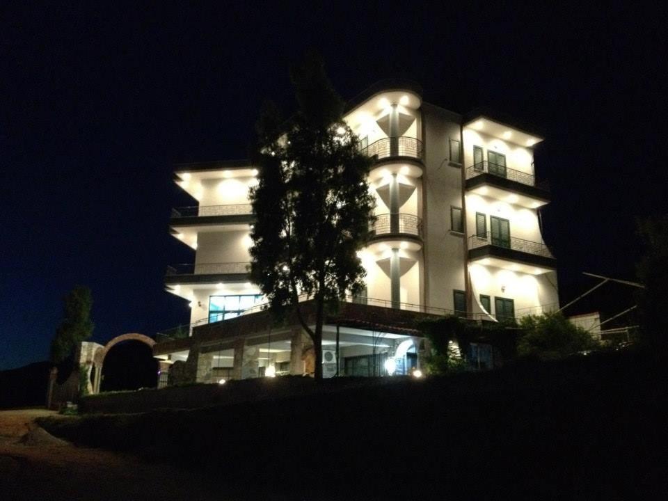 Hotel Artisti Avlonya Dış mekan fotoğraf
